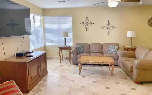 Ultimate Backyard-Pool/Spa. Slide. Lakeview. Ball