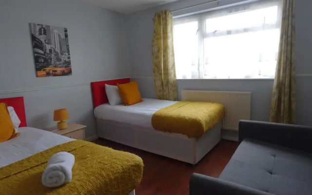 Chelsea House - Huku Kwetu