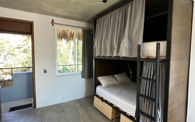 Straw Hat Surf Hostel