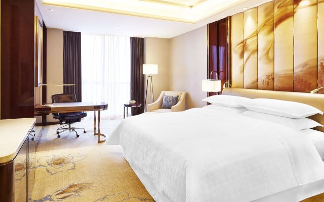 Sheraton Grand Zhengzhou Hotel