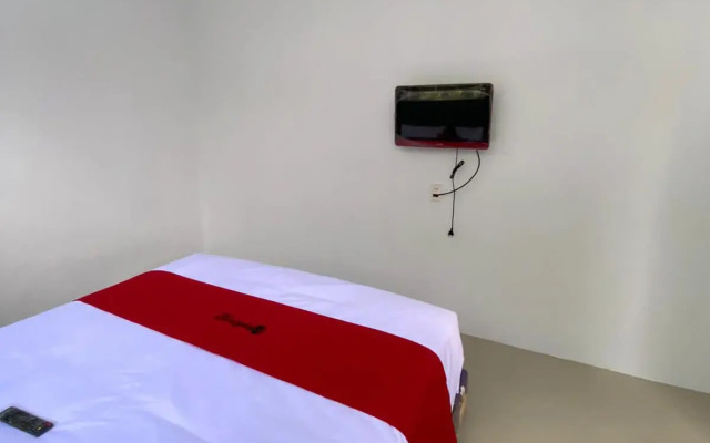 RedDoorz near Thamrin Plaza Medan 2