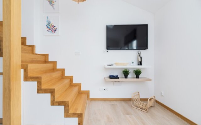 Modern Studios Stachowicza by Renters