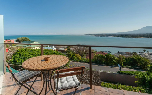 18 on Kloof Bed and Breakfast