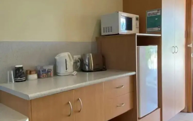 Country Roads Motor Inn Gayndah Qld