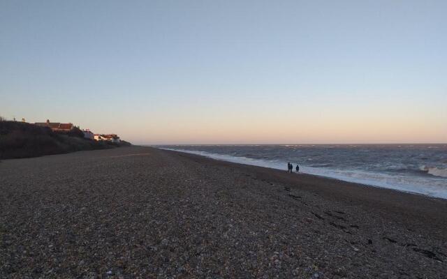 Superior 6 Berth Holiday Home in Suffolk,