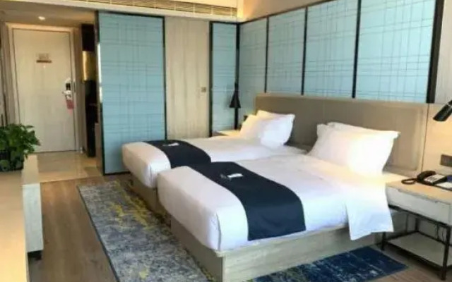 Echarm Hotel (Sihong Wutaishan Bridge)
