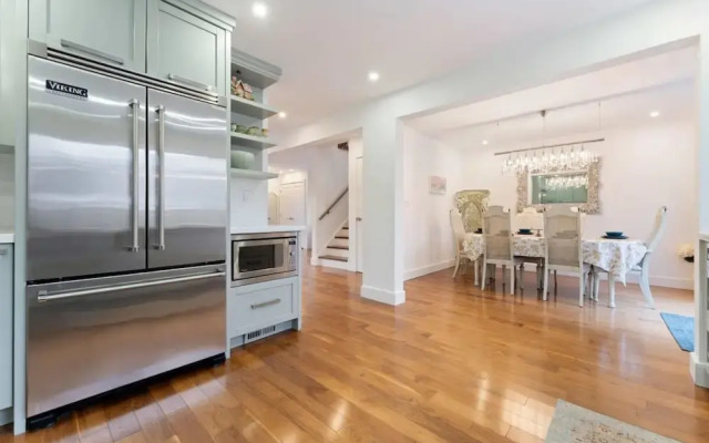 Spacious 2bdrm Home in Burlington