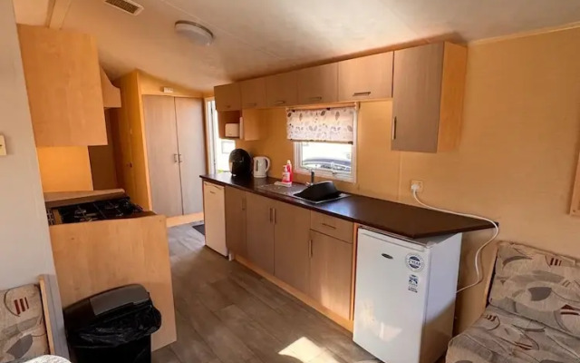 3 Bedroom, Side Gated Decking, Wifi, Pets Welcome
