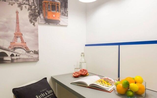 Yellow Apartment - Cismigiu Gardens