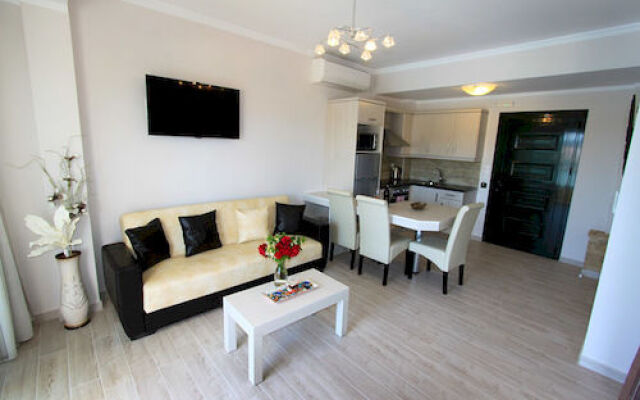 Paralia Luxury Suites