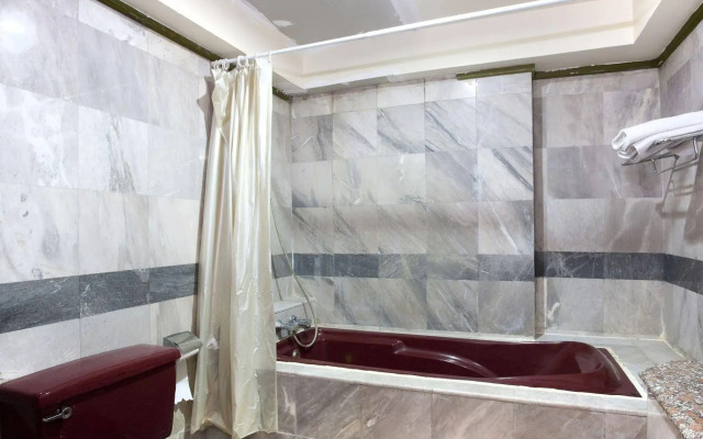 NIDA Rooms Ratchadaphisek Golden Dome Walk