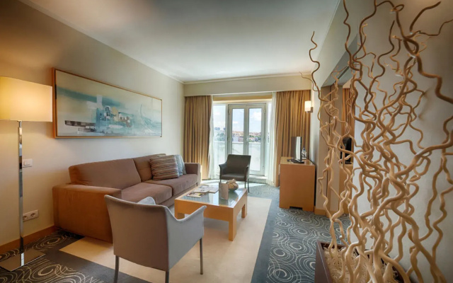 SANA Malhoa Hotel