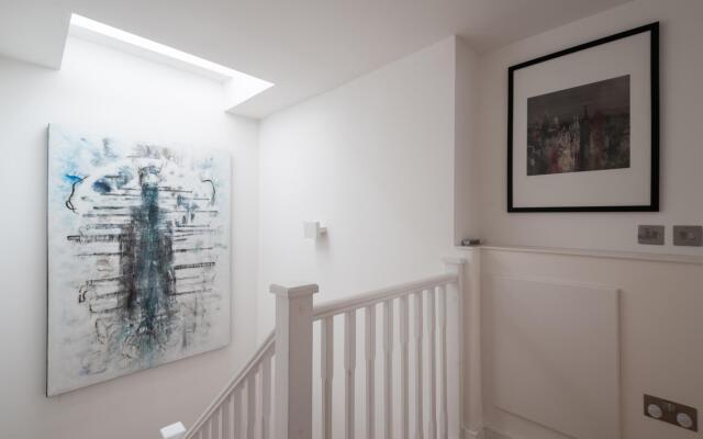 Trendy Queen s Park Home Close to Hampstead