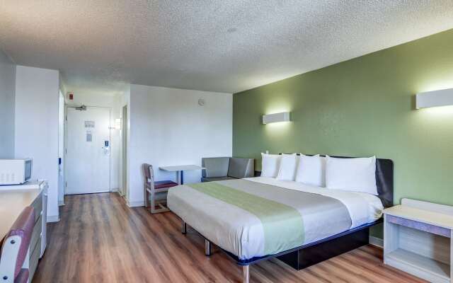 Motel 6 Greenwood Village, CO - Denver - South Tech Center