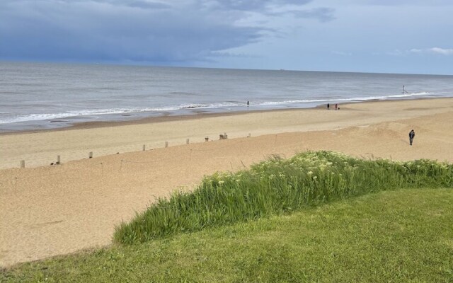 Stunning 8-bed Apartment in Bacton