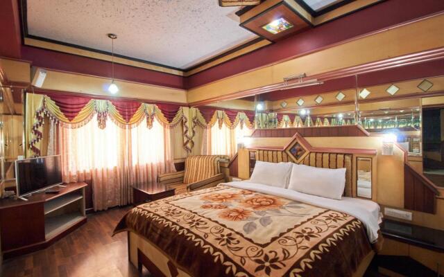 Sarkar Palace