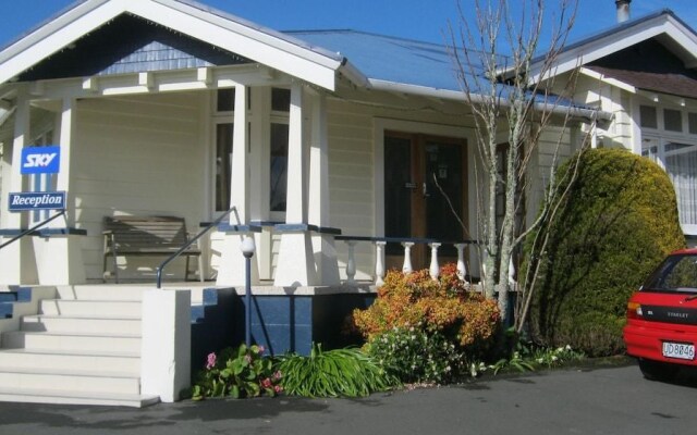 Broadway Lodge Motel