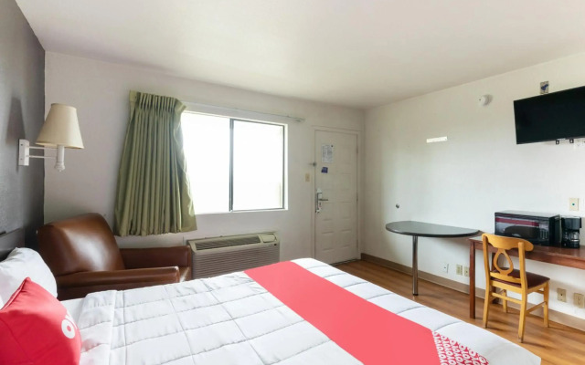 Studio 6 Irving, TX – DFW North