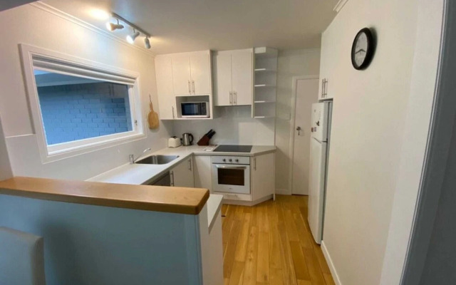 Lovely 2 Bedroom Apartment in Quiet Parnell