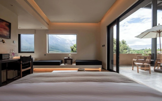 Mucheng Xichi Snow Mountain Art Resort