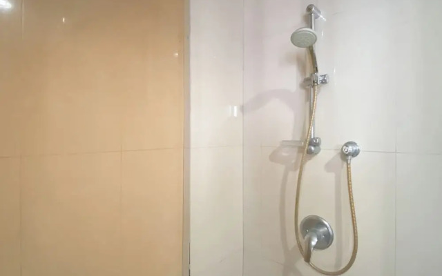 Nice And Homey Studio Apartment At Kemang Mansion