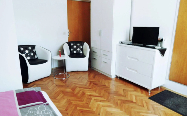 Adria Apartments