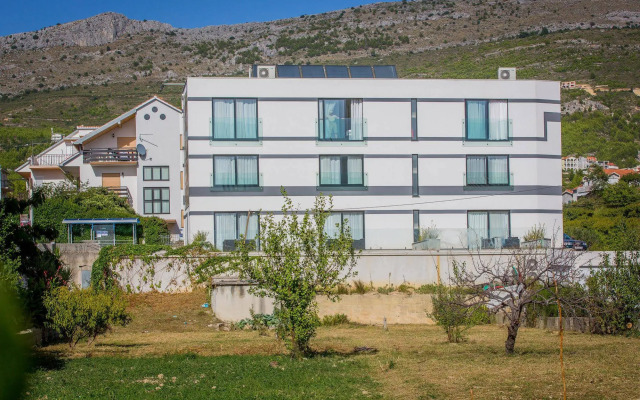 Hotel Jona