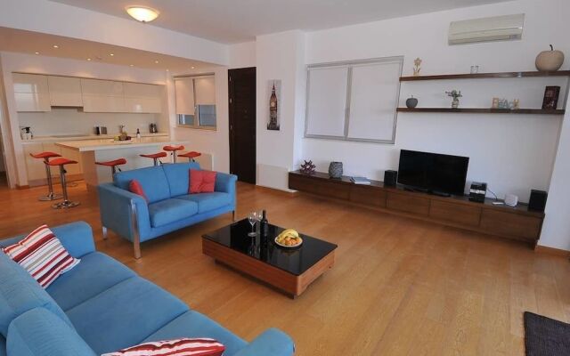 Theseus Beach Apartment