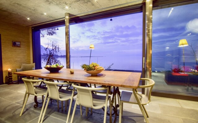 NEW 3BD Luxury Villa on the Geneva Lake