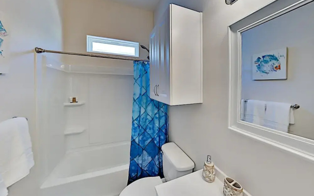 110nnaut 2 Bedroom Home