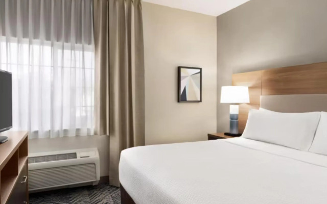 Candlewood Suites Boise - Towne Square by IHG