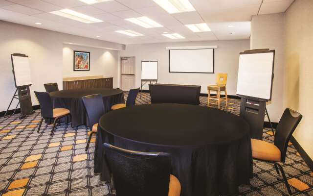 La Quinta Inn & Suites by Wyndham Chicago Downtown