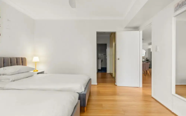 Spacious 2-bed Apartment Near Parramatta CBD