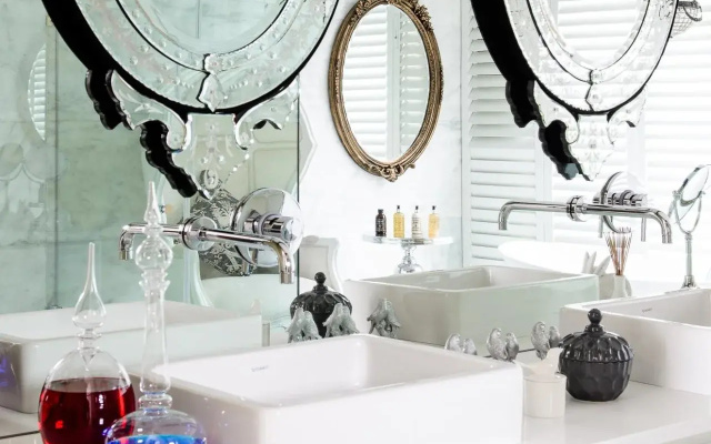 MannaBay Fine Boutique Hotel