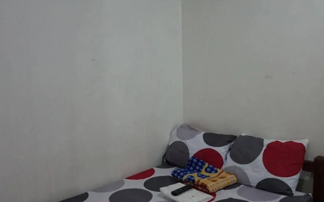 Rooms 498 Hostel
