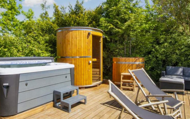 5 Star Holiday Home in Ronde