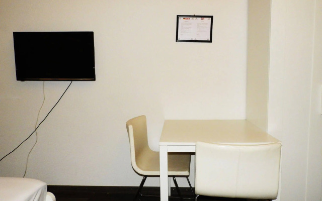 INSIDE FIVE City Apartments