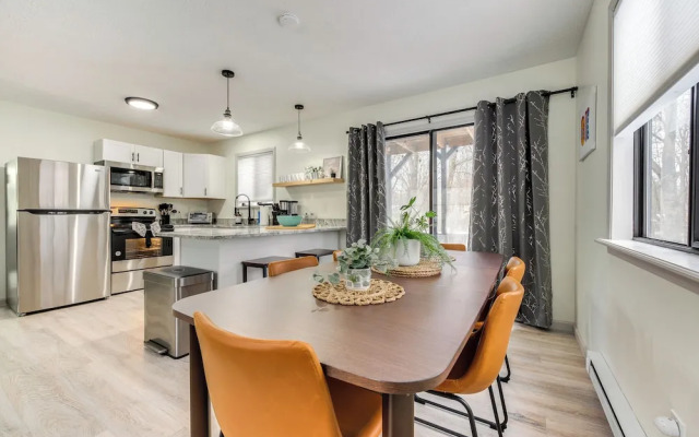 Lake & Pool Access: Poconos Retreat in Tobyhanna!