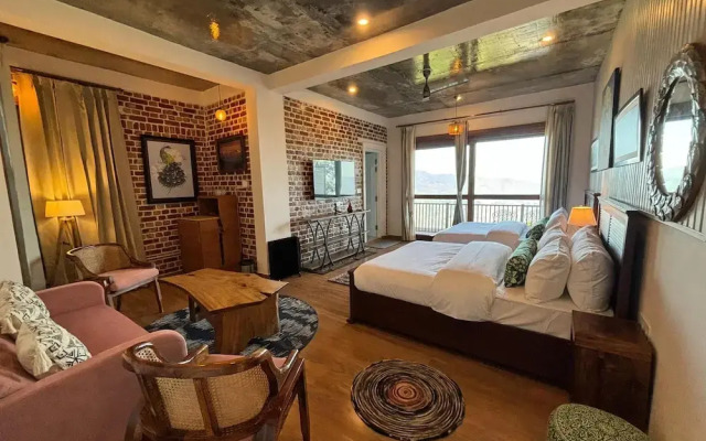 The Ridge House - A Villa Community