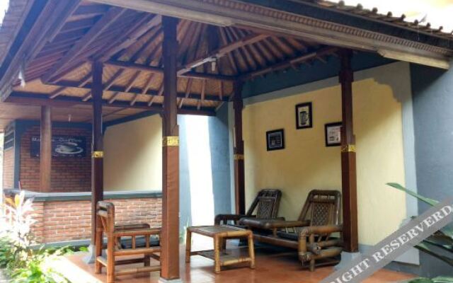 Puri Manik Sari Cottages
