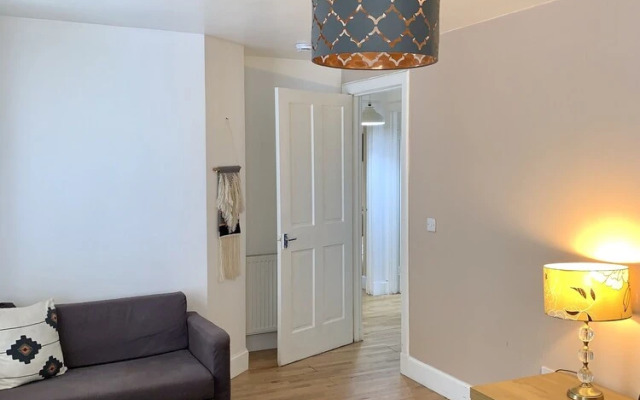 Charming 5-bed Apartment in Edinburgh