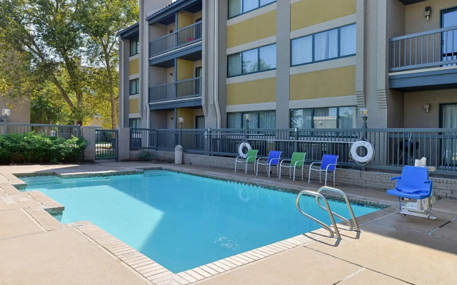 Americas Best Value Inn & Suites Extended Stay Tulsa