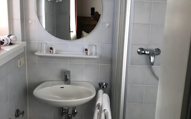 Hotel Roter Hahn - Bed & Breakfast