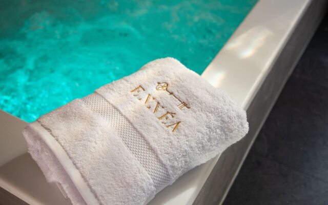 Ennéa - Jacuzzi & Luxury Suites