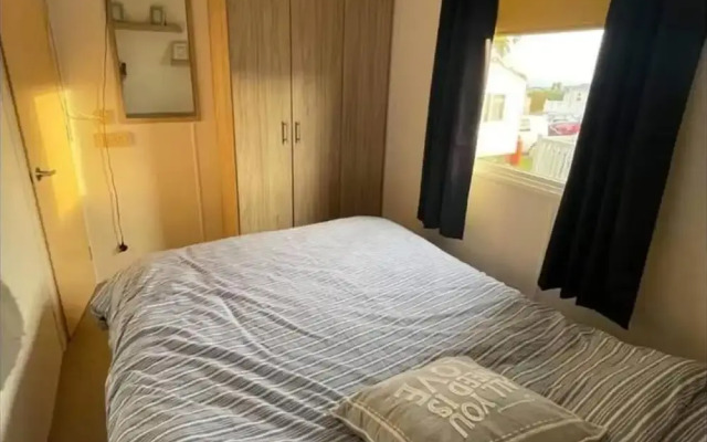 3 Bed-sleeps 8-pet Friendly-parking-sea View