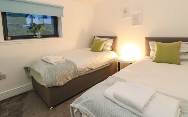 2 Strathtay Lodges