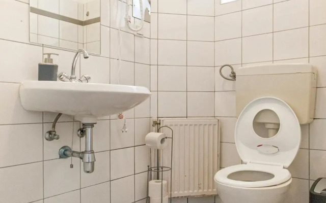 Fulfilling 2BR Apt. Very Central and Good Located