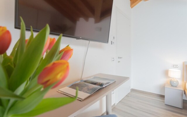 Dream Lake Apartments