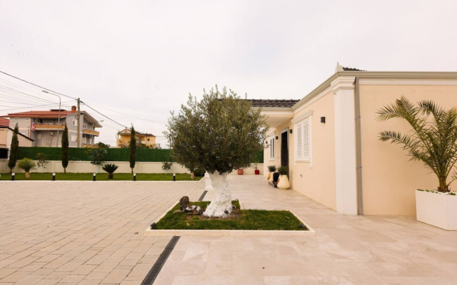 Villa Royale in Durr s
