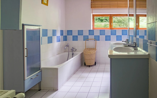 Villa With 4 Bedrooms in Saint-laurent-des-hommes, With Private Pool,